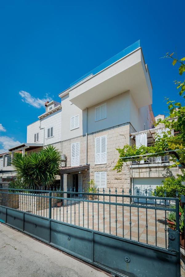 Niko'S Charming Apartment With Free Parking 두브로브니크 외부 사진